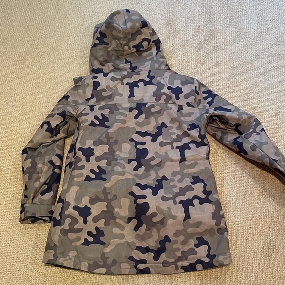 Burton Lelah Jacket Martini Olive Terra Camo. Never worn. - Picture 9 of 9